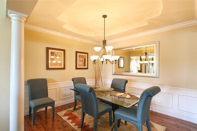 Formal dining...tray ceiling!