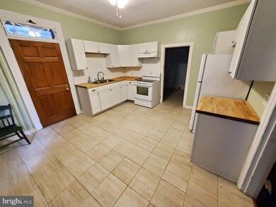 266 S 4th St unit FRONT, Hamburg, PA 19526 - photo 3