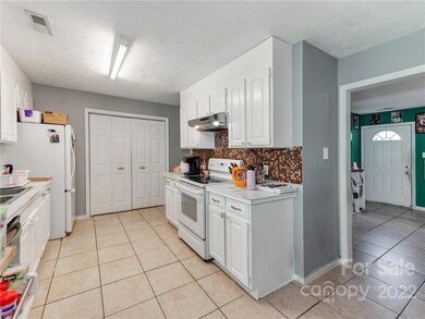 147 Seven Oaks Ln, Statesville, NC 28677 - photo 5