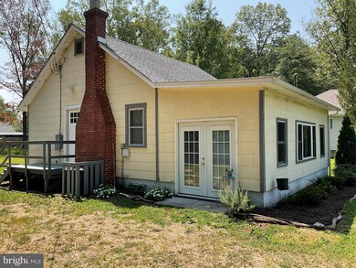 106 Locust Ave, Colonial Beach, VA 22443 - photo 4