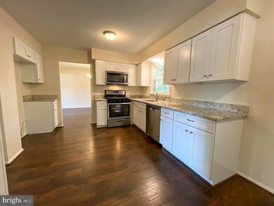 906 Preston Ct, Blackwood, NJ 08012 - photo 6