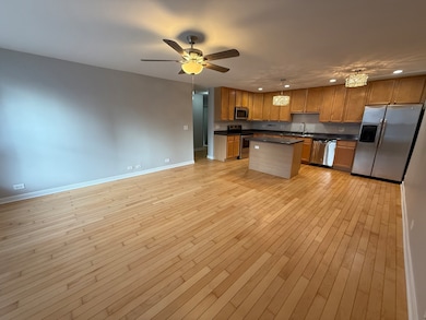 744 W Gordon Terrace unit 202, Chicago, IL 60613 - photo 2