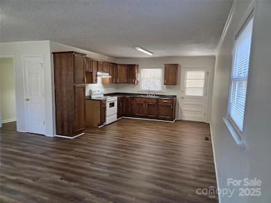 502 Short St, Stanley, NC 28164 - photo 4