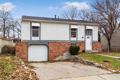 1817 Winding Hollow Dr, Columbus, OH 43223 - photo 3