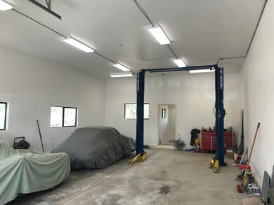 22980 Mcgrath Rd, Bend, OR 97701 - photo 3