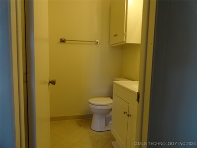 6018 S Madison Place, Tulsa, OK 74105 - photo 6