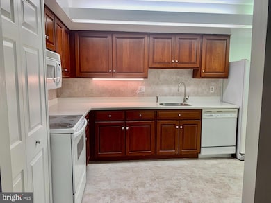 12 Stonehenge Cir unit 1, Pikesville, MD 21208 - photo 2