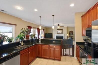 Massive Breakfast Bar, Lots of Cabinets, & Stainle
