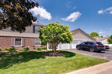310 Newport Ln unit C2, Bartlett, IL 60103 - photo 3