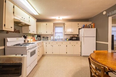 198 N Center St, Elkins, AR 72727 - photo 5