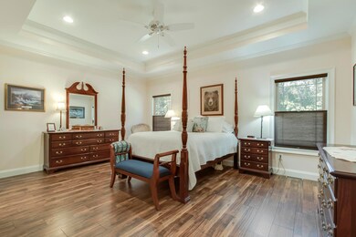 18_UtsestiTrace_161_MasterBedroom01