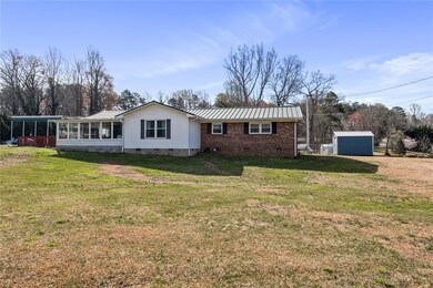 200 Evergreen Dr, Walhalla, SC 29691 - photo 2