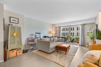 The Crossings Condominium unit 513, Minneapolis, MN 55401 - photo 2