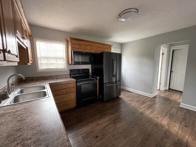 112 Hight St, Shelbyville, TN 37160 - photo 4