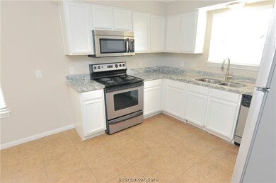 2100 Southwood Dr unit 22, College Station, TX 77840 - photo 7