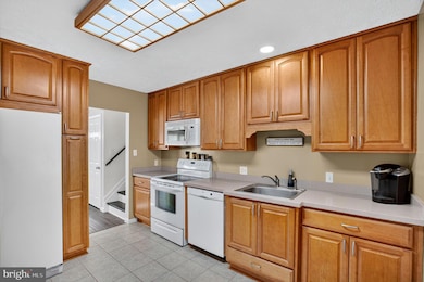 12720 Bar Oak Dr, Waldorf, MD 20601 - photo 6