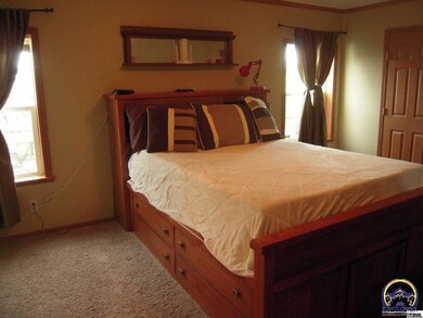 201 SE 44th Pkwy, Topeka, KS 66609 - photo 4