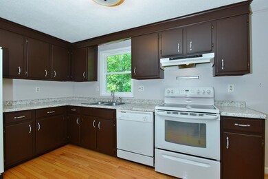 35 Andrew St, Bellingham, MA 02019 - photo 5