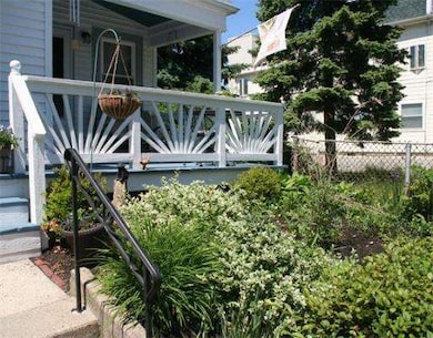 11 Oliver St, Malden, MA 02148 - photo 5