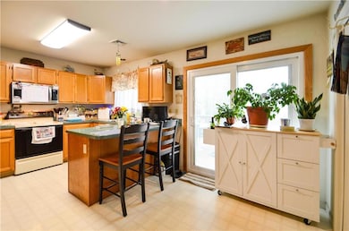 5218 Pennsylvania St, Whitehall, PA 18052 - photo 7