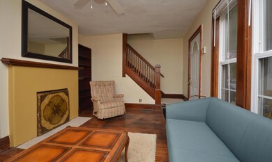Living Room (2)