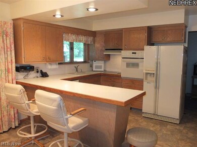 5718 Towerview Dr, Akron, OH 44319 - photo 4