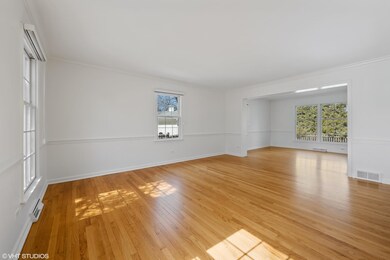 13 Greenbriar Ct, Naperville, IL 60563 - photo 6