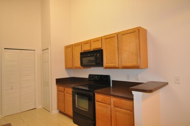 5201 Playpen Dr unit 12, Jacksonville, FL 32210 - photo 3