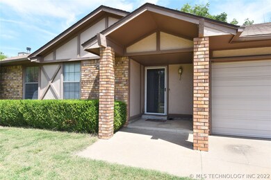 1900 W Phoenix Place, Broken Arrow, OK 74011 - photo 2