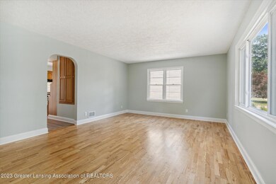 07-1711-Cooper-Lansing-MI-48911-WindowSt