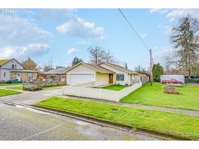 711 S Willamette St, Newberg, OR 97132 - photo 4