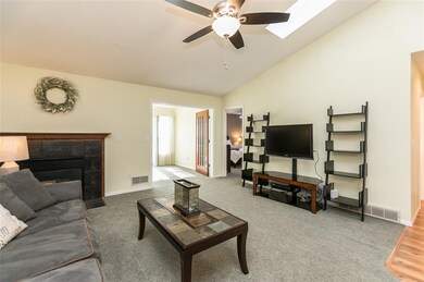 1365 Daleview Dr unit D, Marion, IA 52302 - photo 3