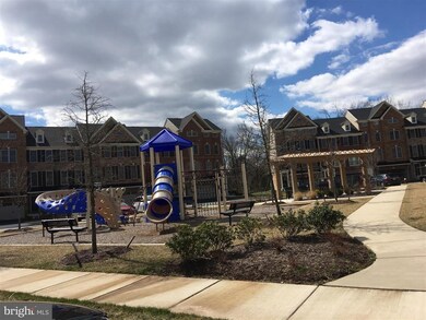 42639 Lancaster Ridge Terrace, Chantilly, VA 20152 - photo 2