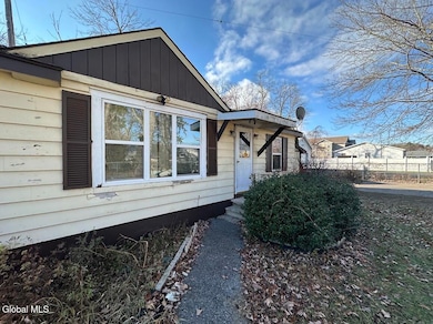 98 Point Breeze Rd, Saratoga Springs, NY 12866 - photo 2