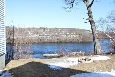 694 E Merrimack St, Lowell, MA 01852 - photo 2