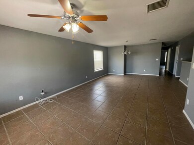 5724 Saluki Dr unit B, El Paso, TX 79924 - photo 2