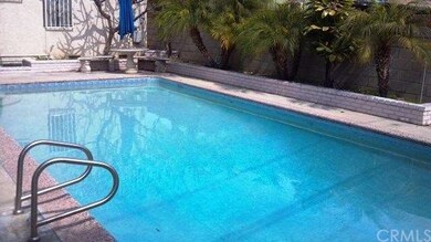 Great size pool for entertaining!!!!!!!