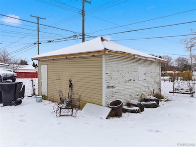 17392 Tennyson St, Roseville, MI 48066 - photo 4