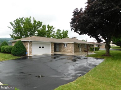 306 Poplar St, Bally, PA 19503 - photo 3