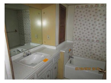 Master Bath/Spa.