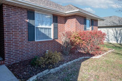 769 S Hickory Ln, Nixa, MO 65714 - photo 2