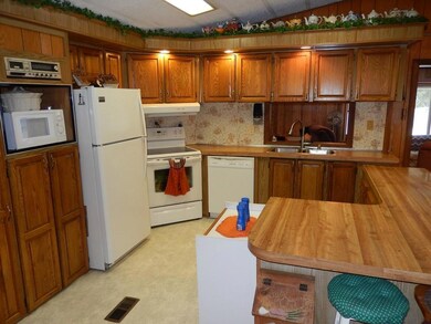 Room for 2 cooks in this kitchen! ...