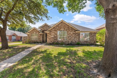 309 Shady Timbers Ln, Murphy, TX 75094 - photo 2