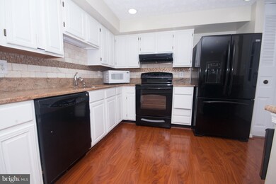 8001 Tyson Oaks Cir, Vienna, VA 22182 - photo 3