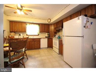 37 Windham Dr, Langhorne, PA 19047 - photo 6