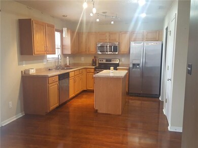 859 Moate Cir, Greenwood, IN 46143 - photo 3