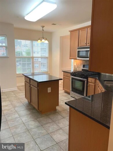 9722 Holmes Place unit 407, Manassas Park, VA 20111 - photo 6