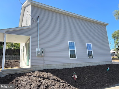 135 Dim St, Martinsburg, WV 25404 - photo 4