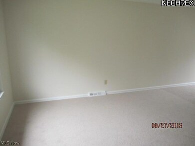 326 Erieview Blvd, Sheffield Lake, OH 44054 - photo 4