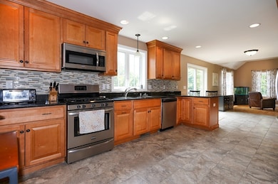 2 Sumpter Rd, Burlington, MA 01803 - photo 5